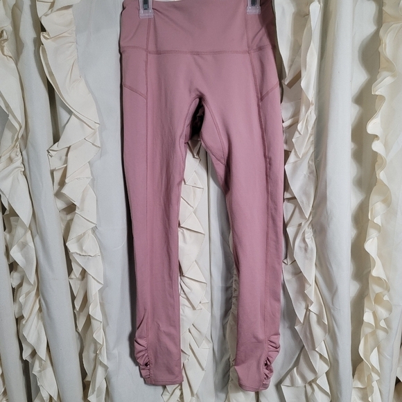 Free People Movement Out of Your League Leggings in Dark Pink XS Ruched Hem - Picture 4 of 10